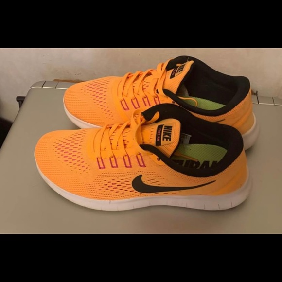 NikeWomens Free Flexible Lightweight Performance - Picture 3 of 4